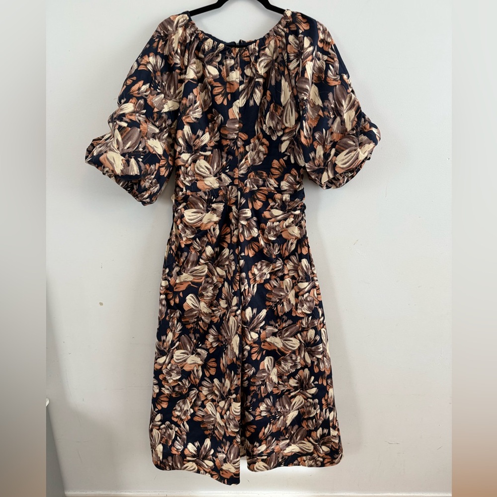 Flower print dress wity puffy arms